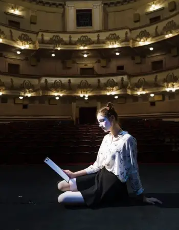 Sahne Sanatları Tiyatro Bölmüne Hazırlık Kursları